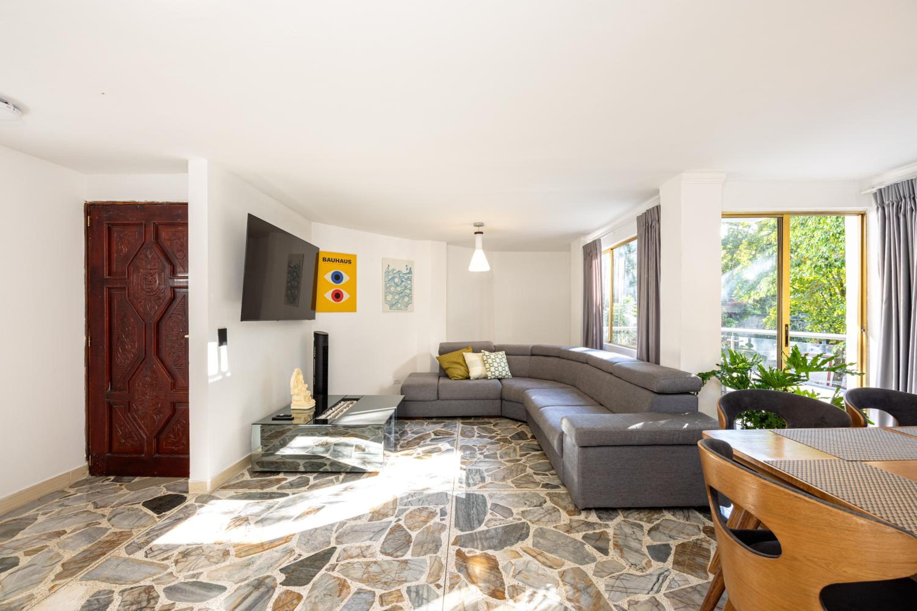 El Poblado, La Frontera (Apartamentos)