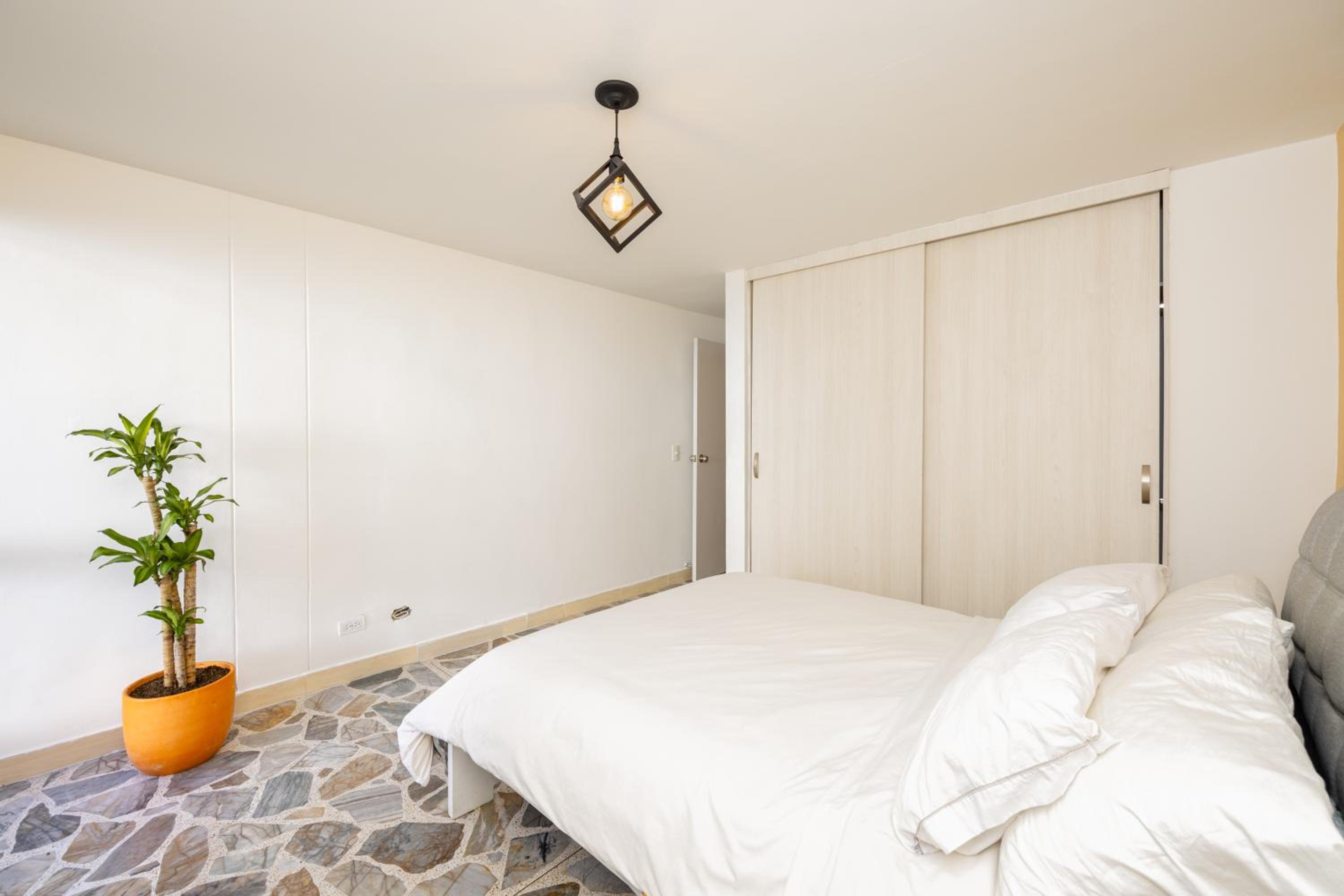 El Poblado, La Frontera (Apartamentos)