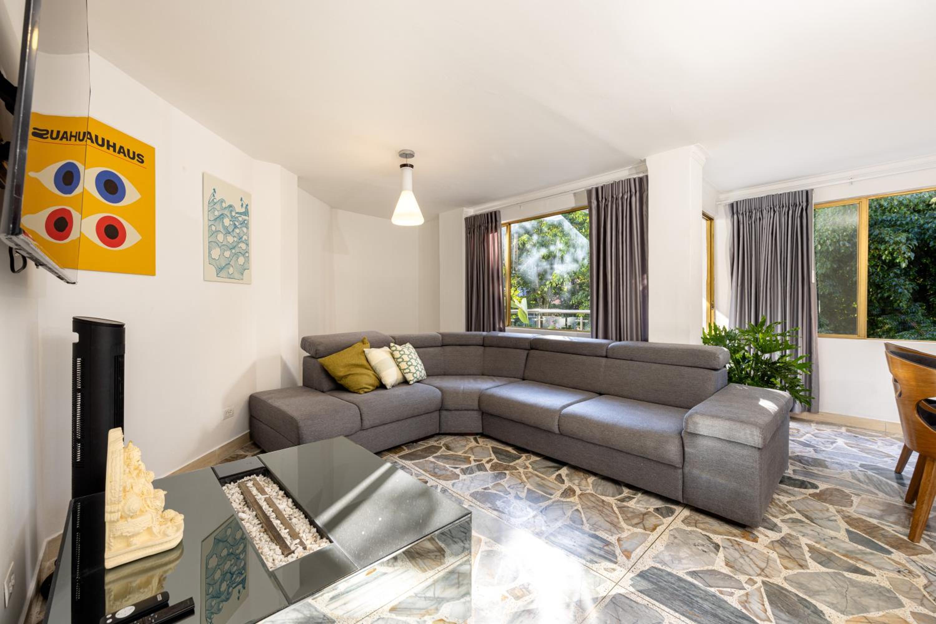 El Poblado, La Frontera (Apartamentos)