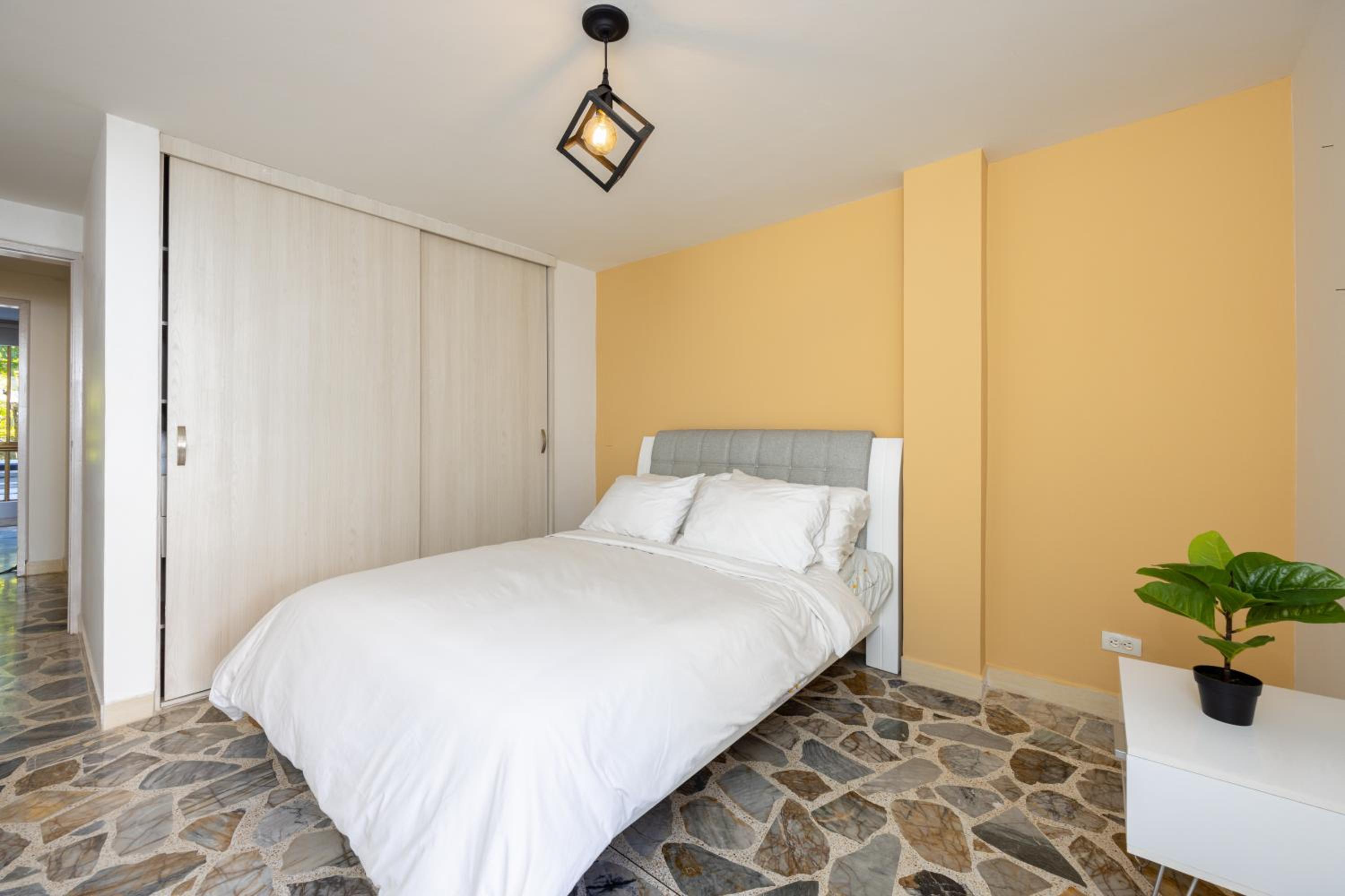 El Poblado, La Frontera (Apartamentos)