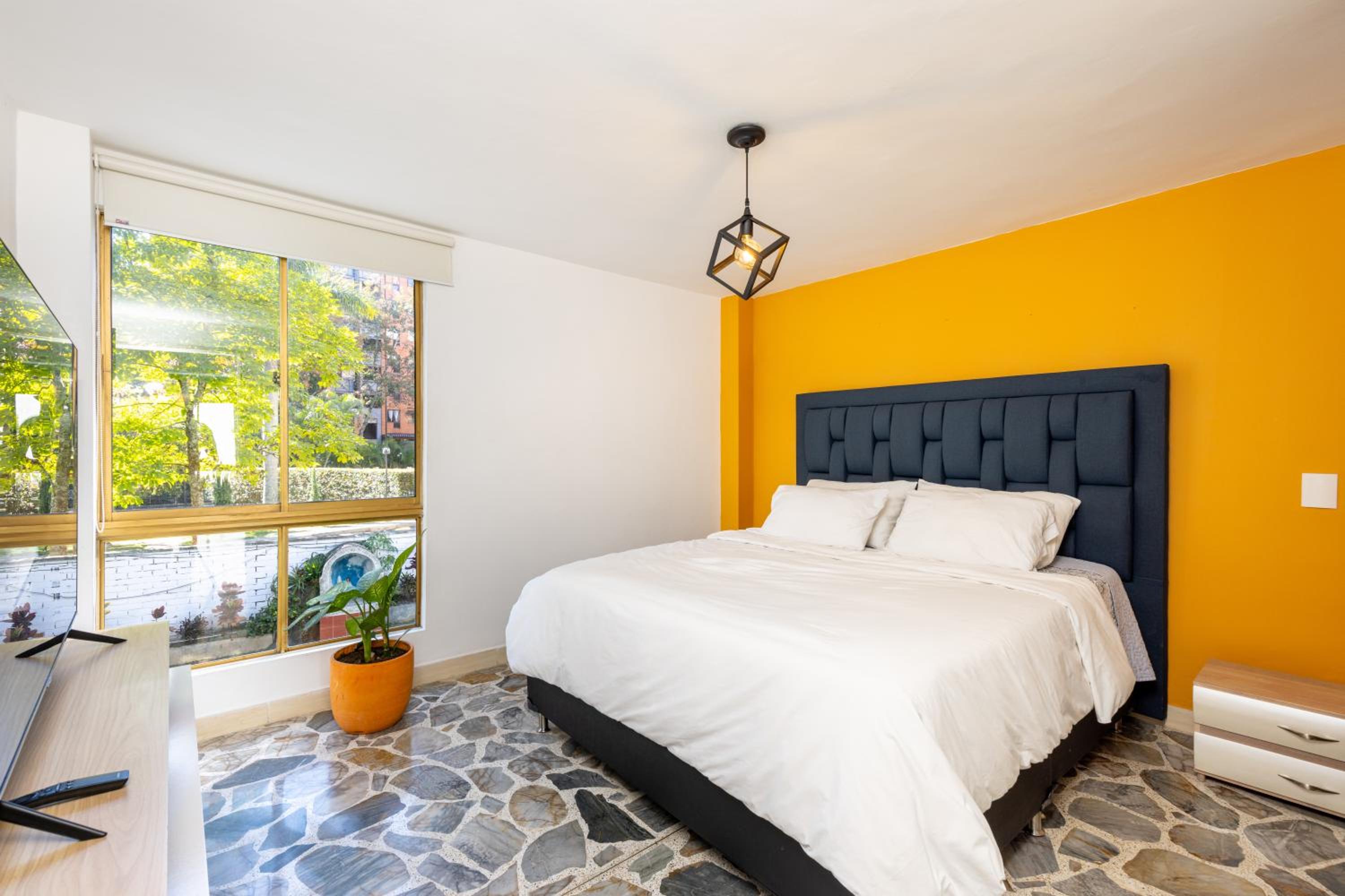 El Poblado, La Frontera (Apartamentos)