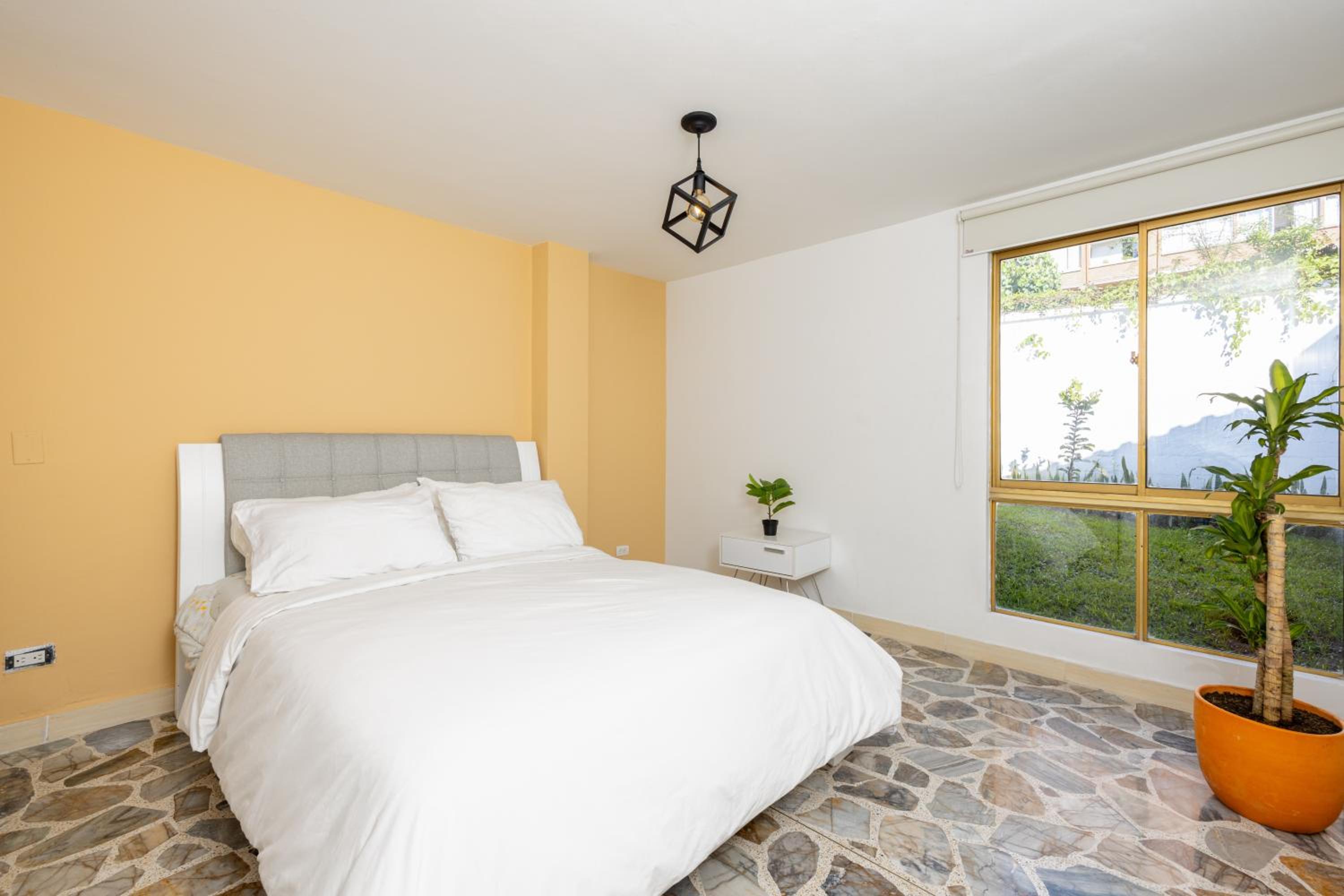 El Poblado, La Frontera (Apartamentos)