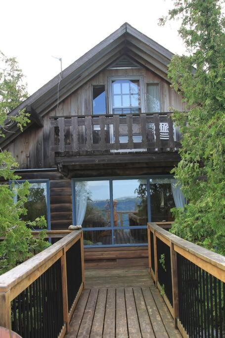Blue Vista Tobermory Waterfront Cottage