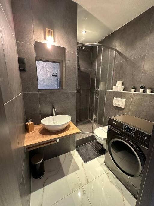 Moderný apartmán s krásnym výhľadom v top lokalite view 4