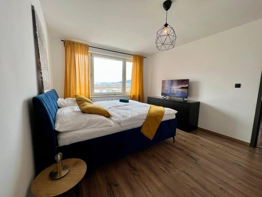 Moderný apartmán s krásnym výhľadom v top lokalite view 3