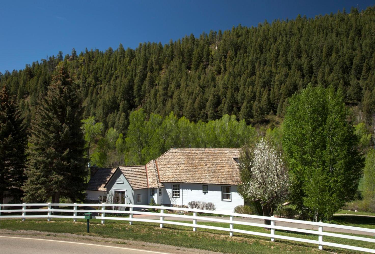 Antlers on the Creek Bed & Breakfast view 4