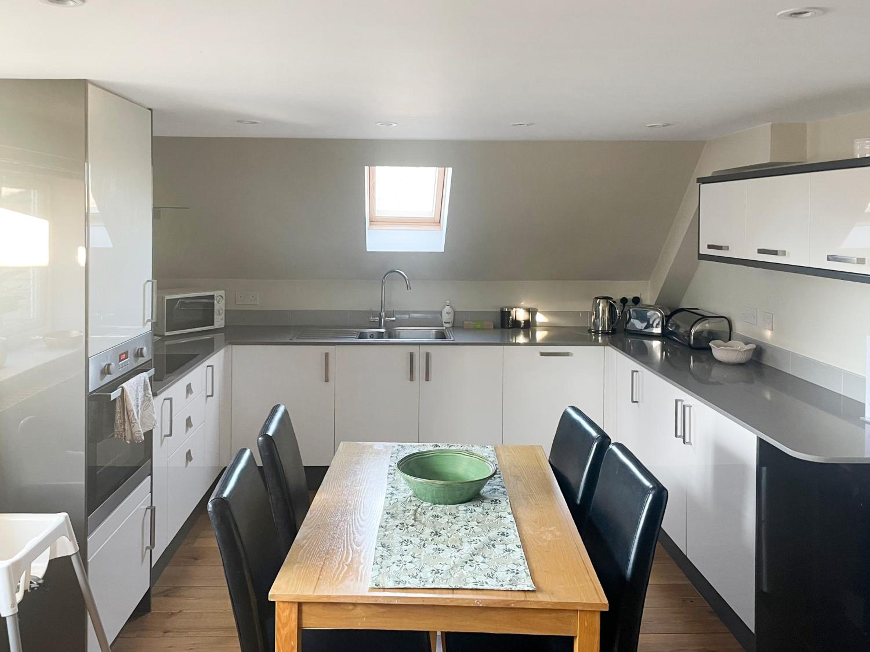 Cosy & Central Brockenhurst Flat, 2BR