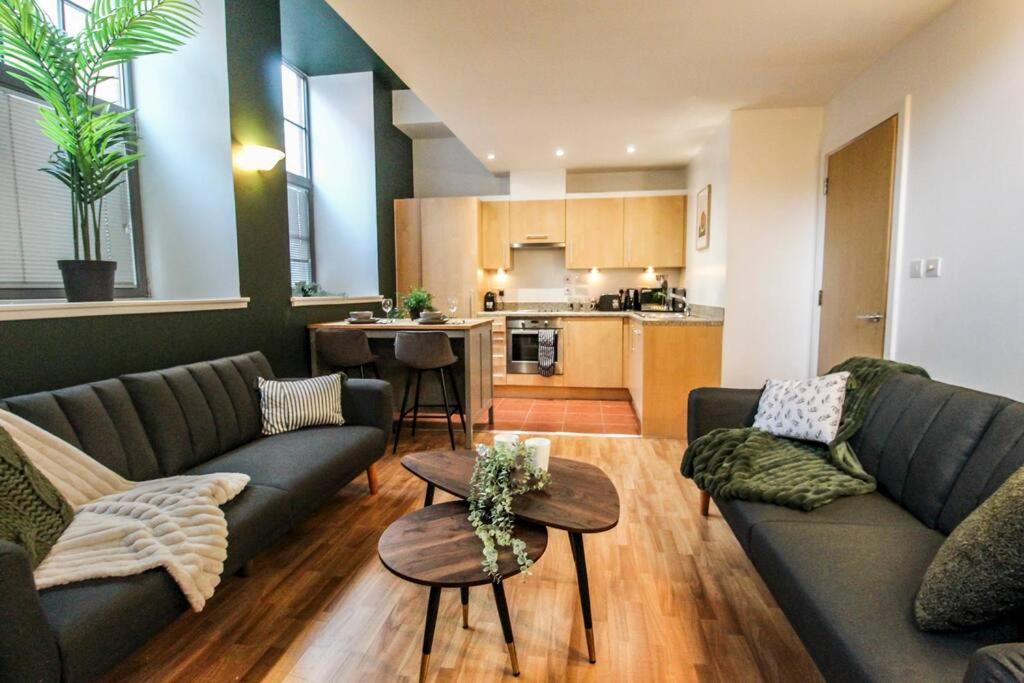 Spacious 2 Bedroom Apartment with Free Parking view 3