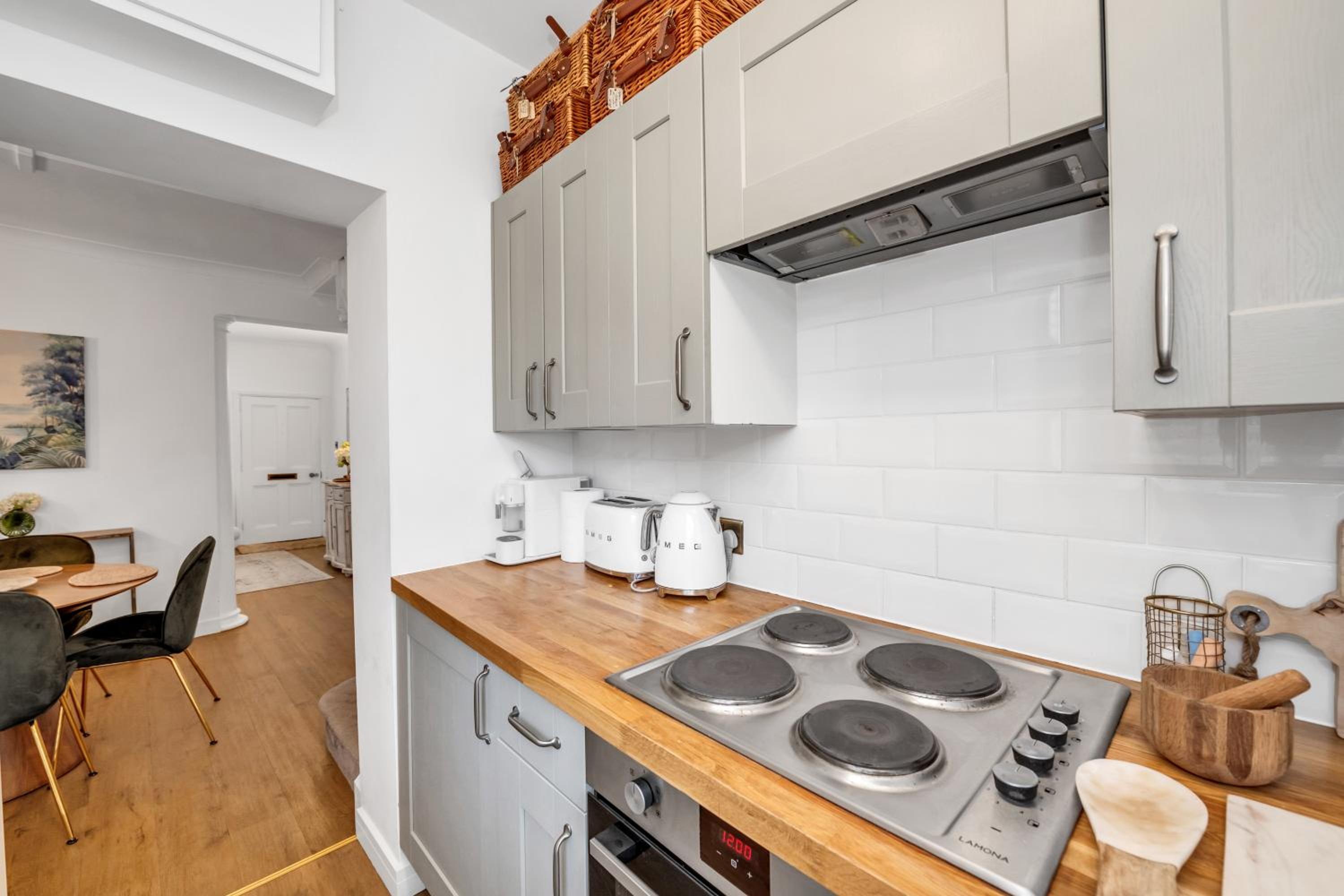 Charming Church Walk, Long Melford - 2 bedroom property with parking