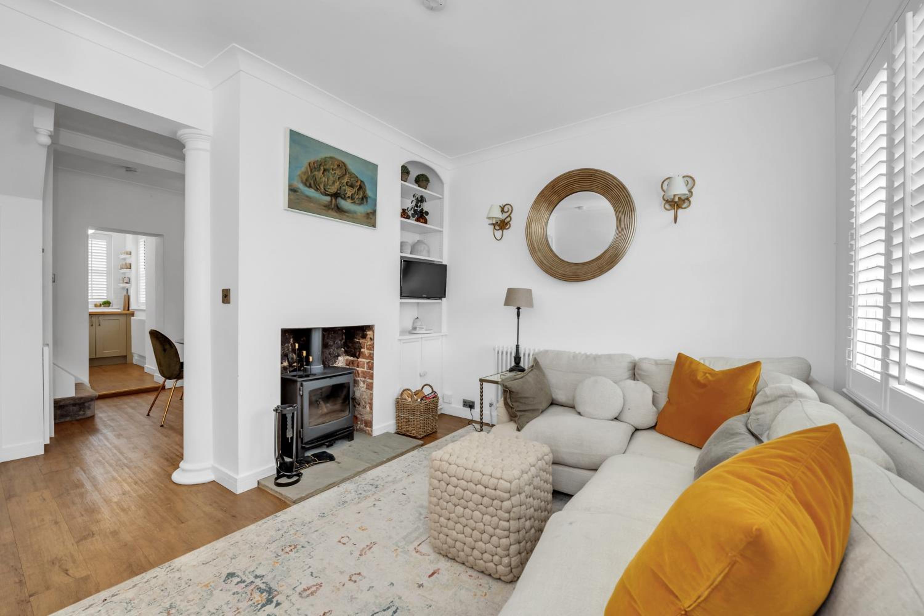 Charming Church Walk, Long Melford - 2 bedroom property with parking