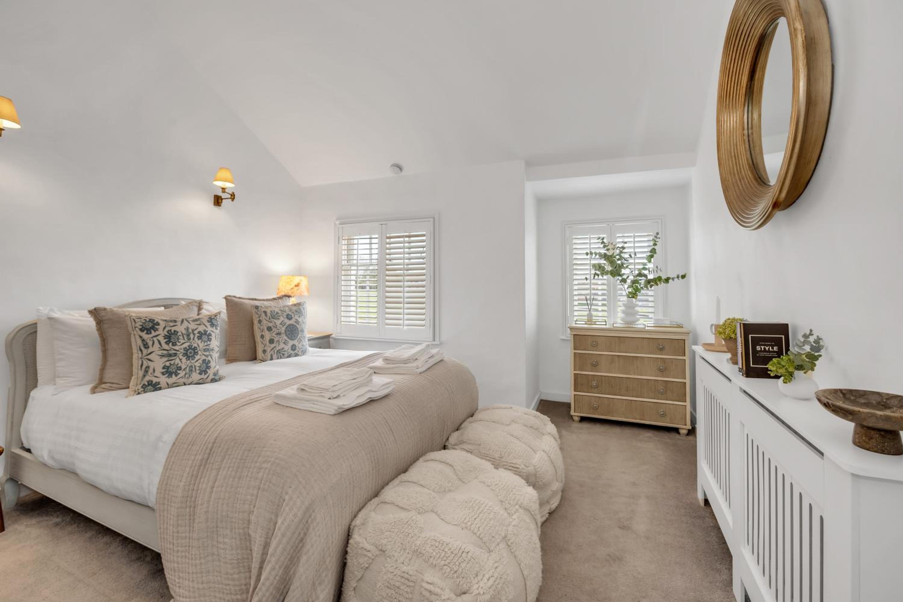 Charming Church Walk, Long Melford - 2 bedroom property with parking