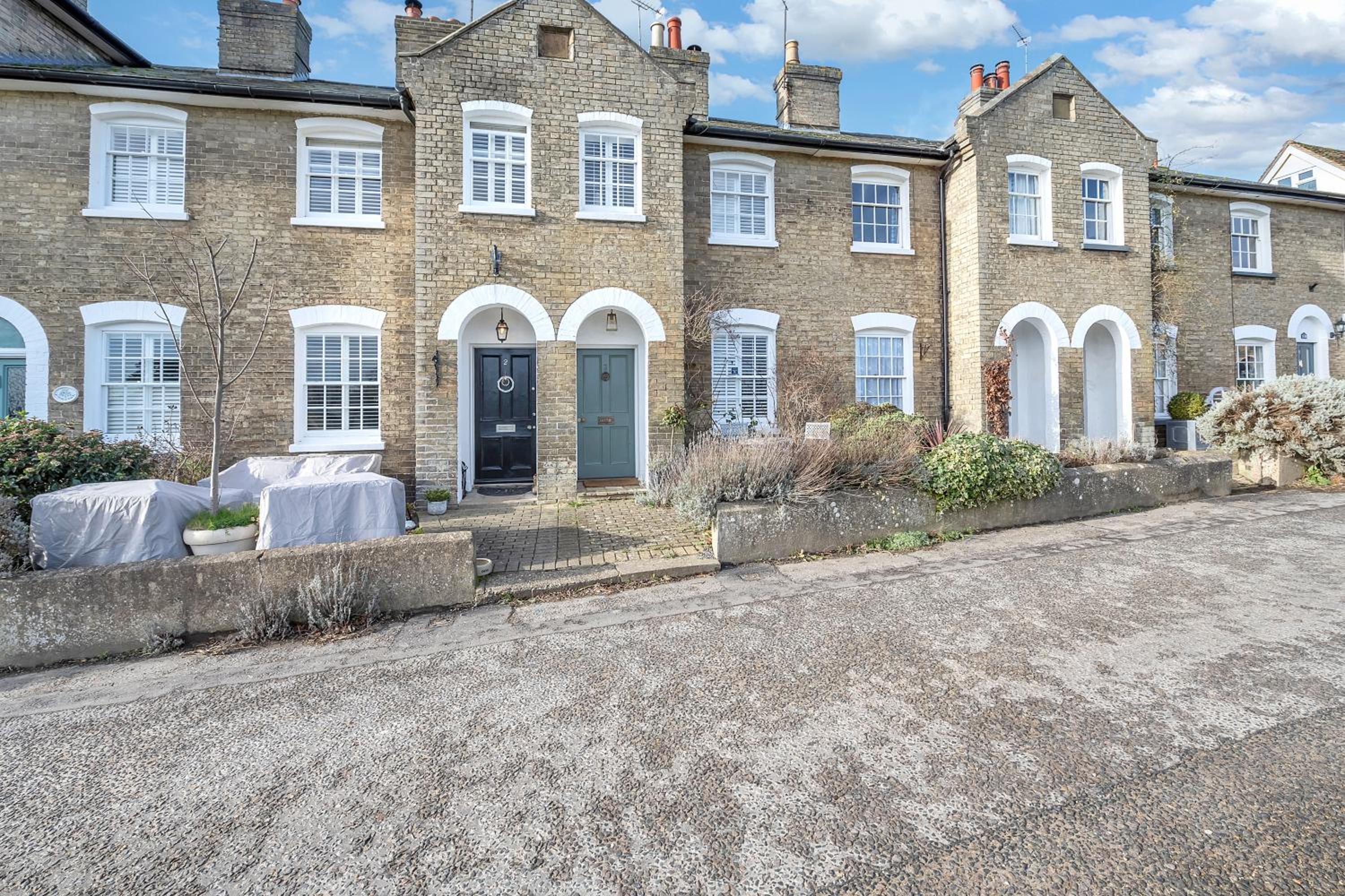 Charming Church Walk, Long Melford - 2 bedroom property with parking