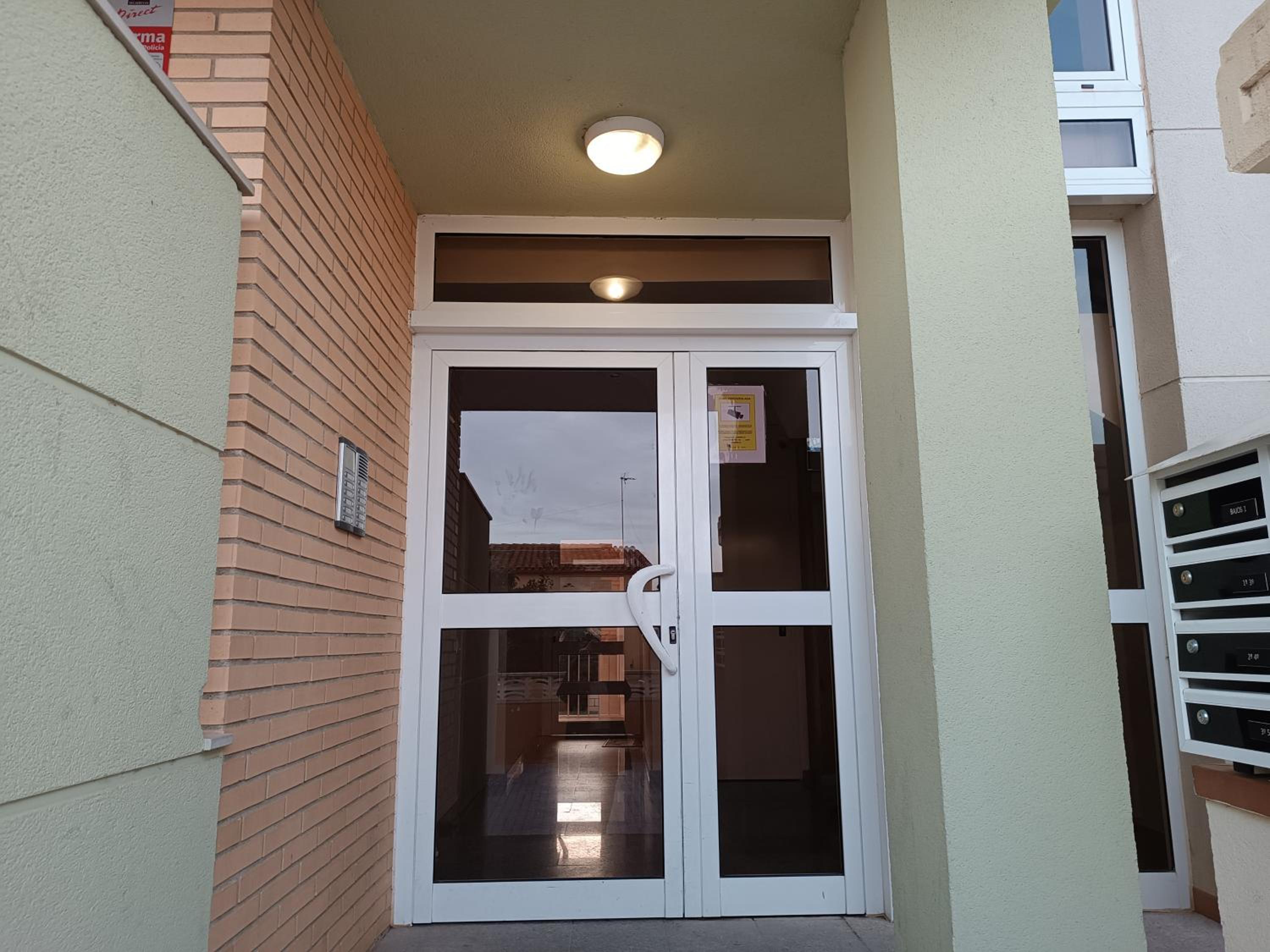 Apartamento nuevo con piscina