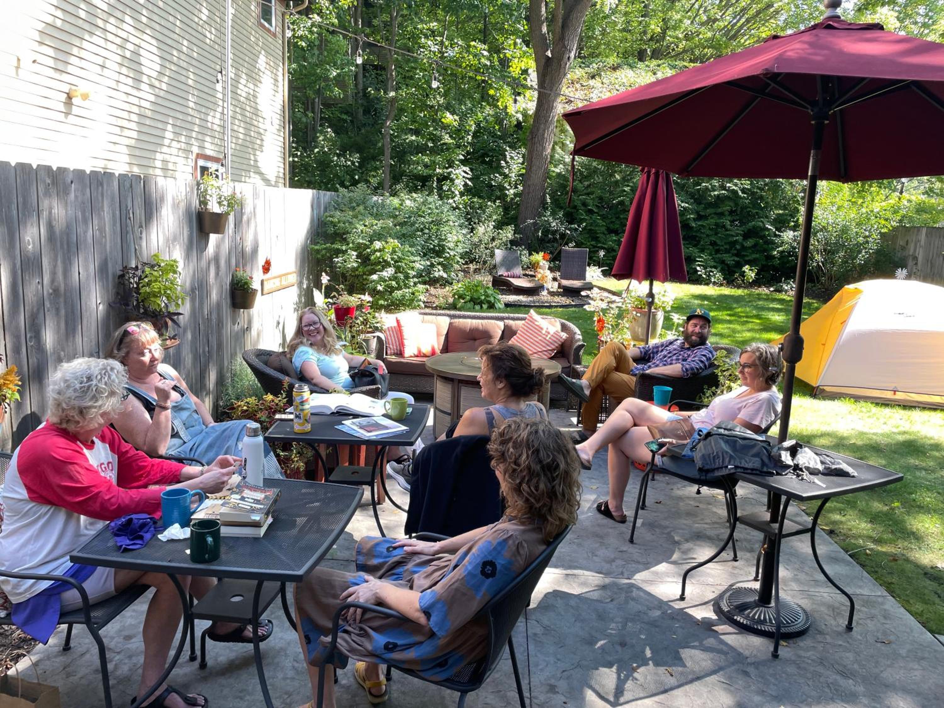 Twin Oaks Inn