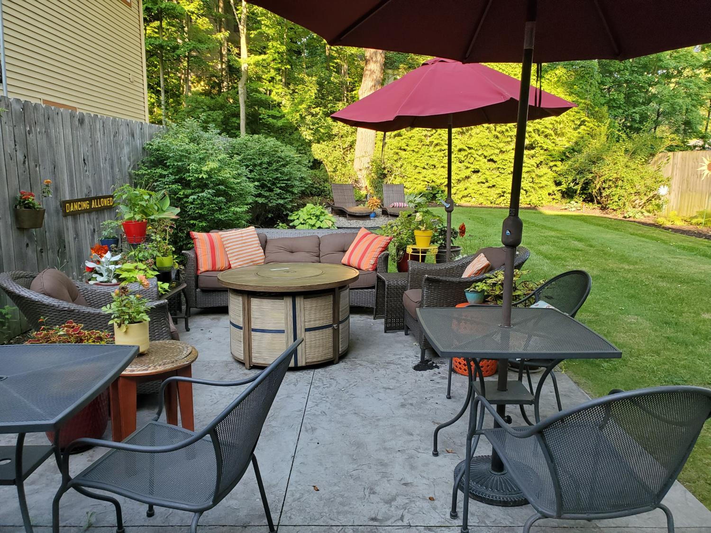 Twin Oaks Inn