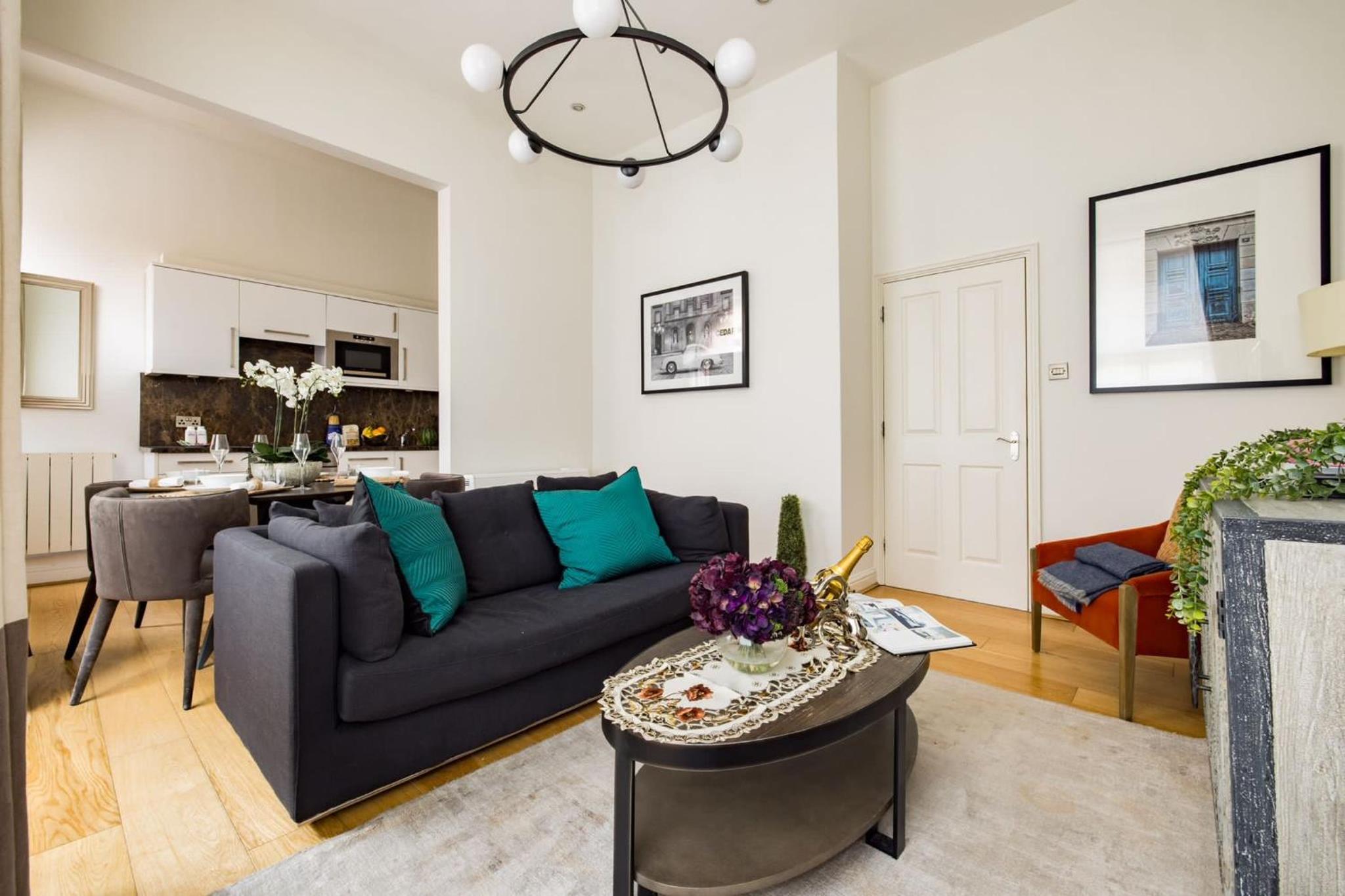 Marylebone Luxury 2 Bed Appartment view 4
