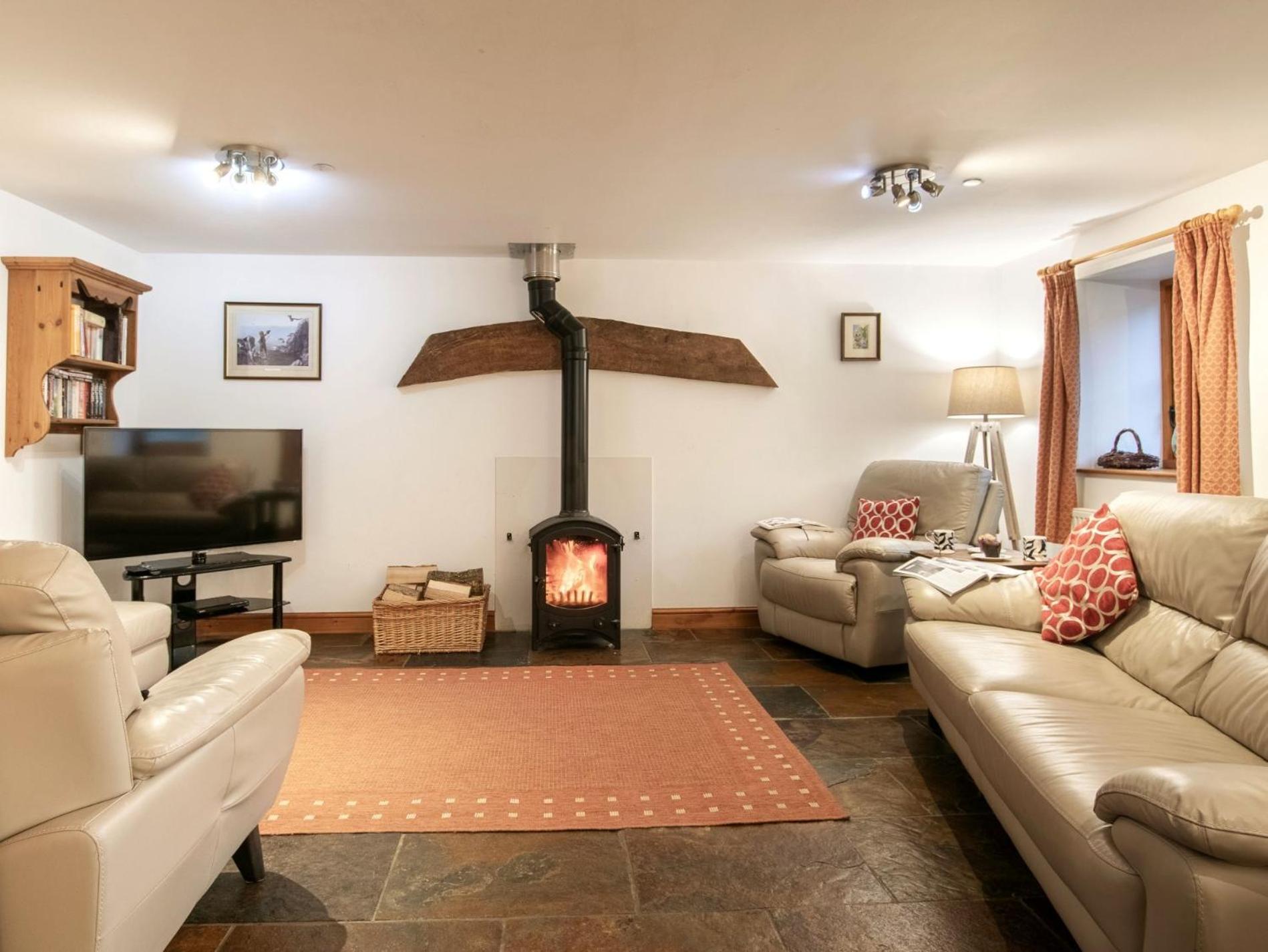 3 Bed in Sherborne oc-folwr view 3