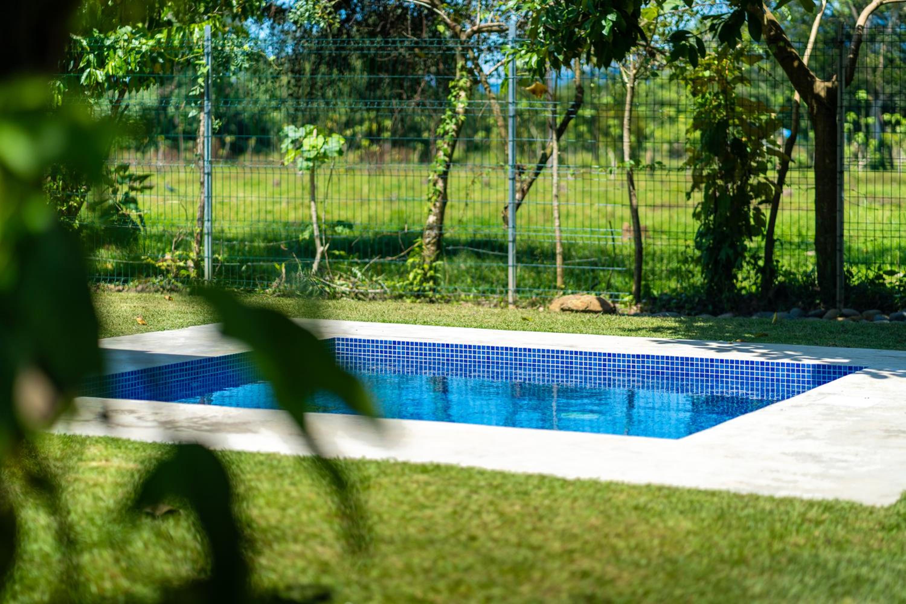 Luxury 2 bedroom, walking distance to beach