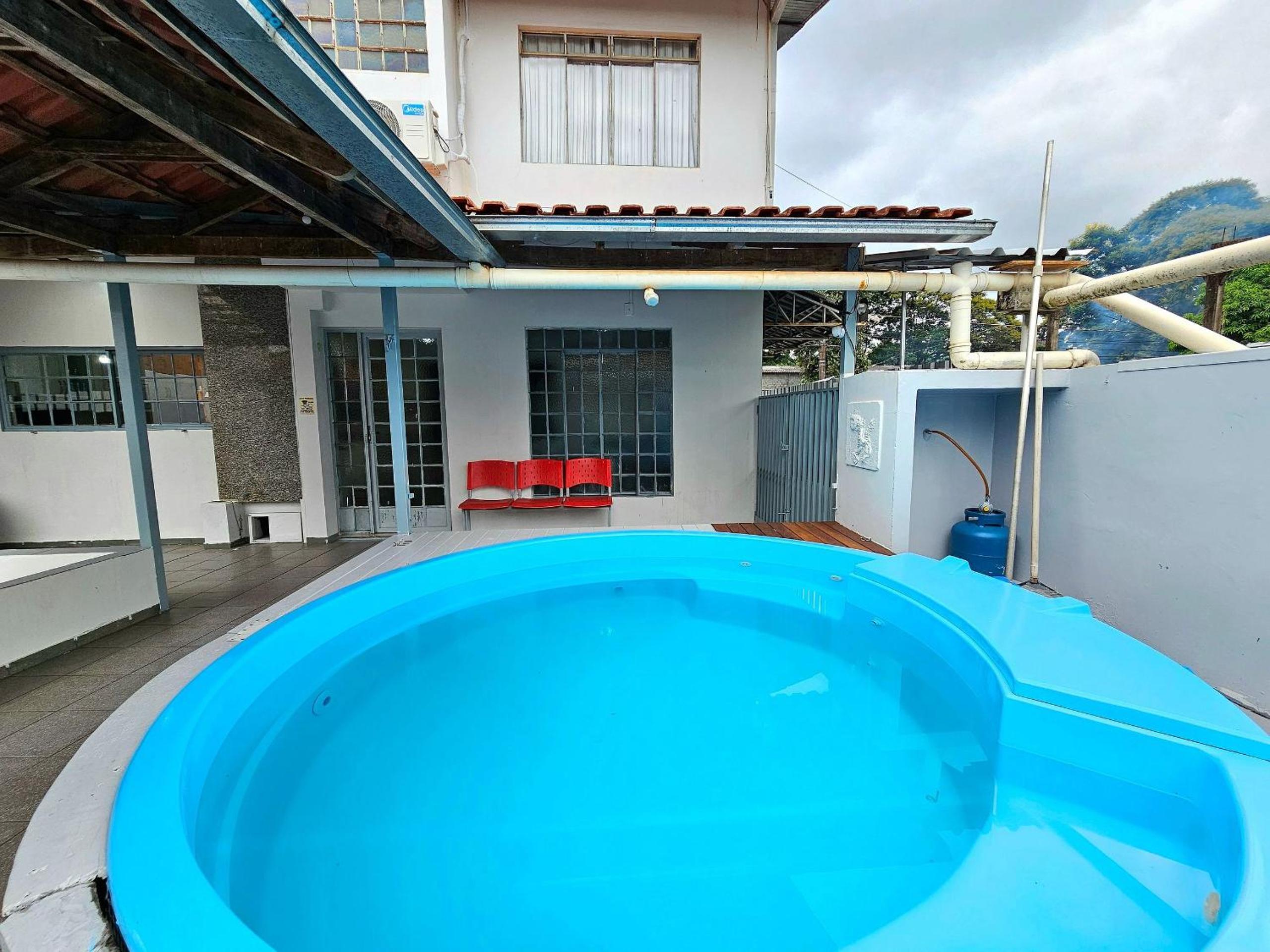 5 quartos Piscina prox Ginasio Costa e Paraguai