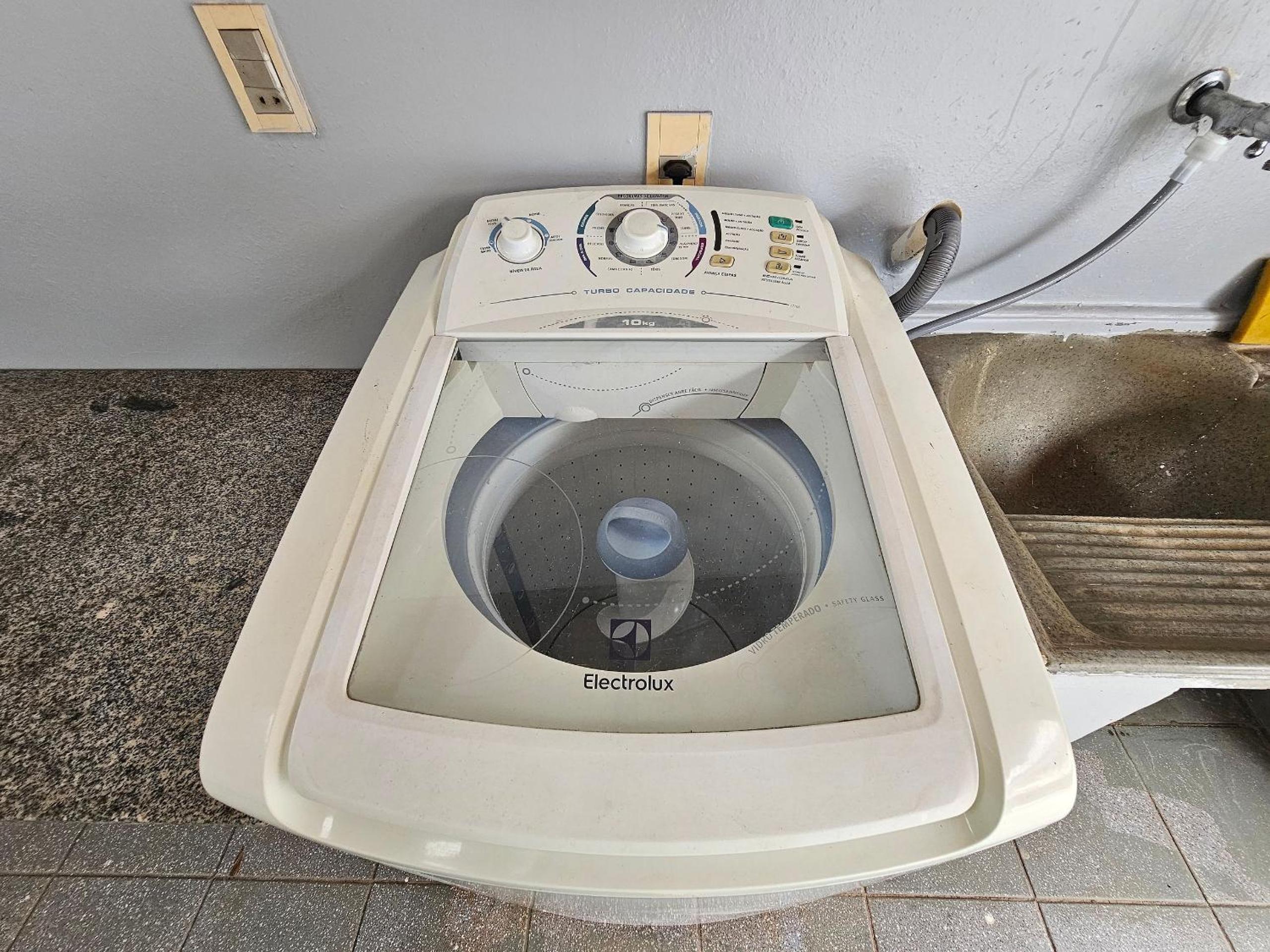 5 quartos Piscina prox Ginasio Costa e Paraguai
