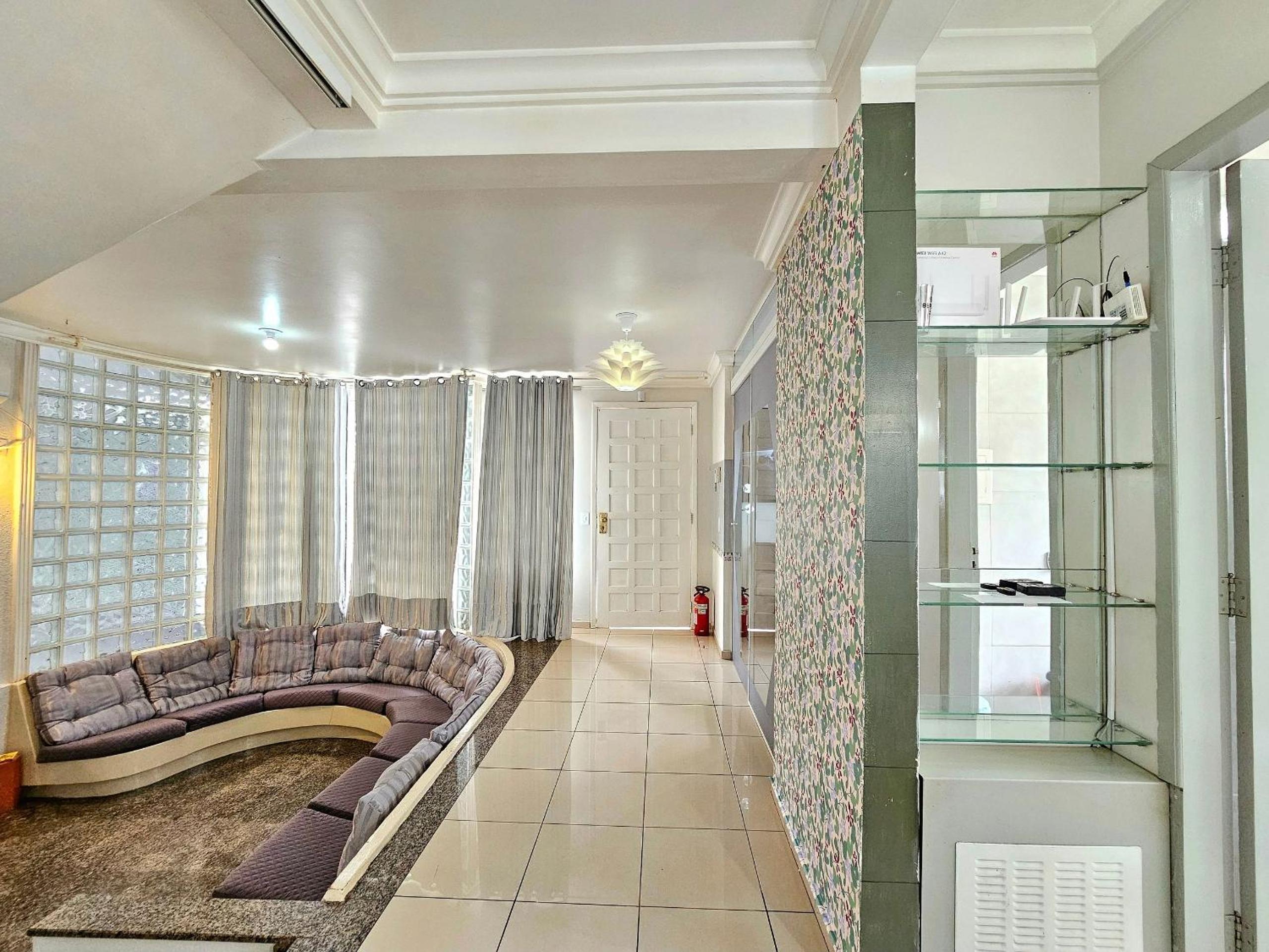 5 quartos Piscina prox Ginasio Costa e Paraguai