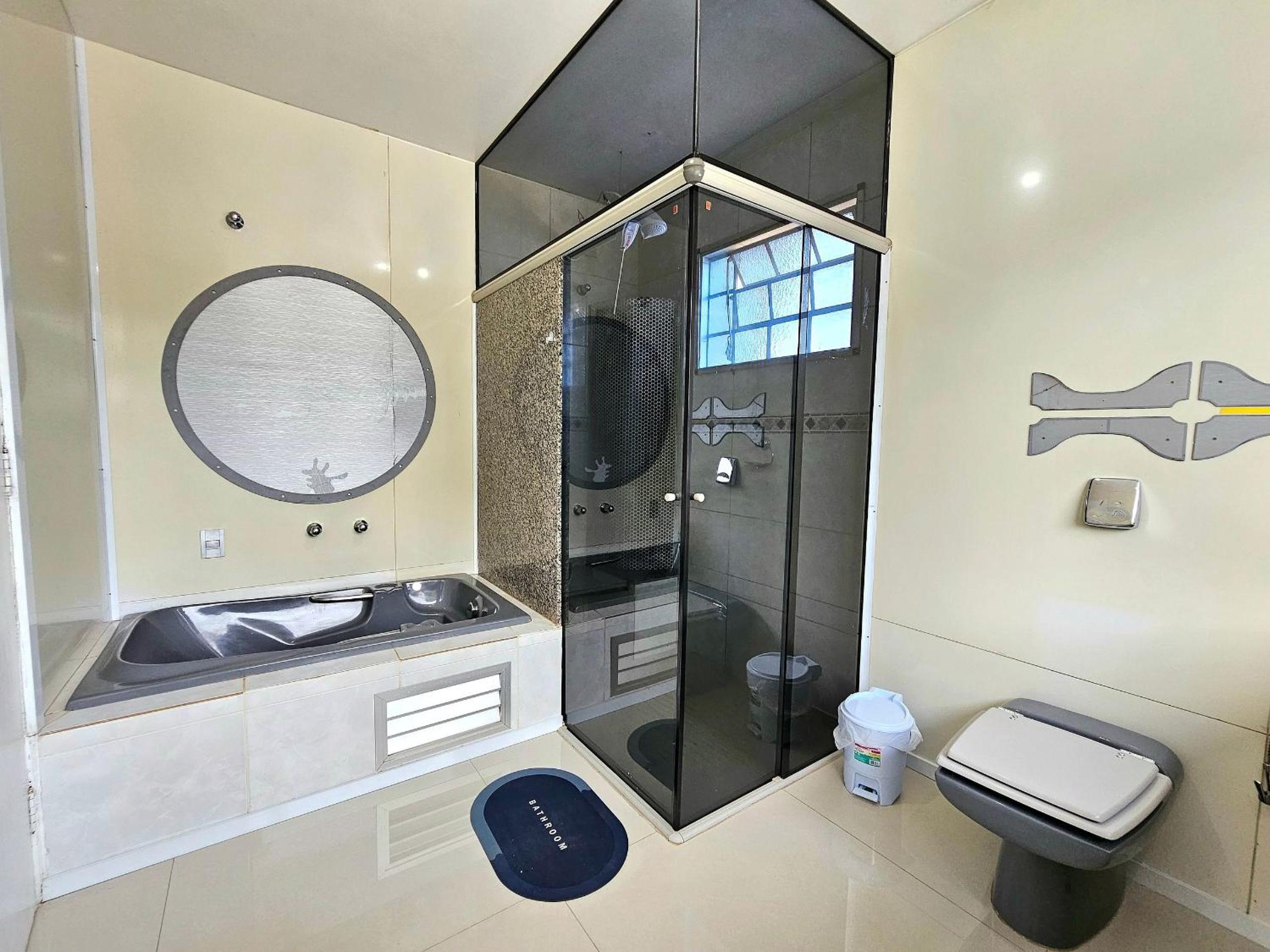 5 quartos Piscina prox Ginasio Costa e Paraguai