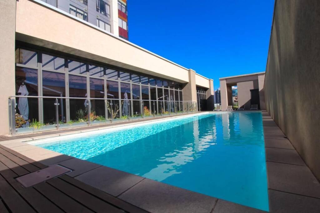 Exec Apartment @ SandtonSkye