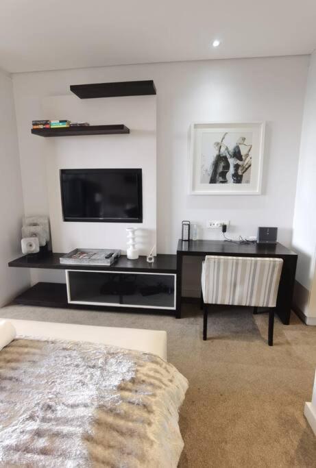 Exec Apartment @ SandtonSkye