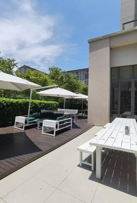 Exec Apartment @ SandtonSkye