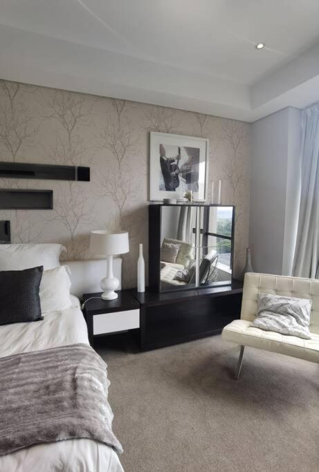 Exec Apartment @ SandtonSkye