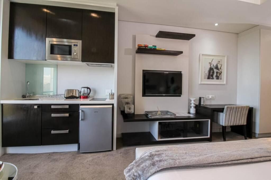 Exec Apartment @ SandtonSkye