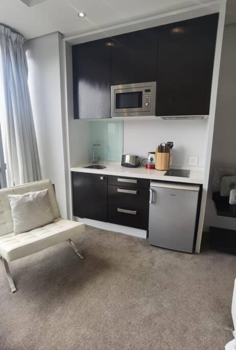Exec Apartment @ SandtonSkye