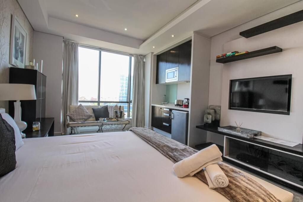 Exec Apartment @ SandtonSkye