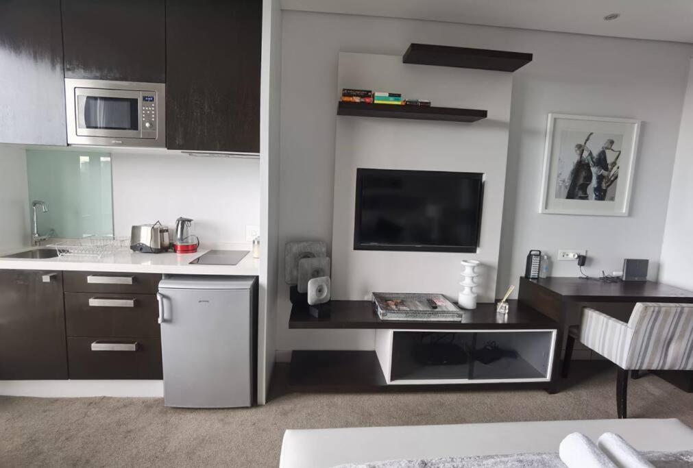 Exec Apartment @ SandtonSkye