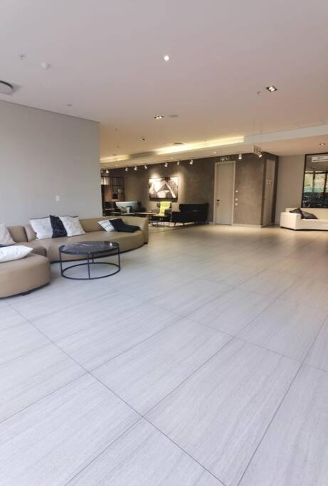 Exec Apartment @ SandtonSkye