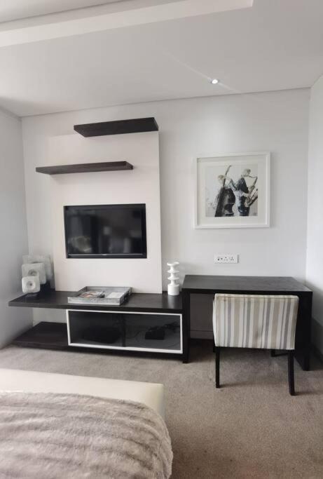 Exec Apartment @ SandtonSkye
