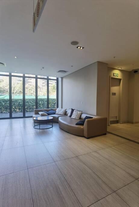 Exec Apartment @ SandtonSkye