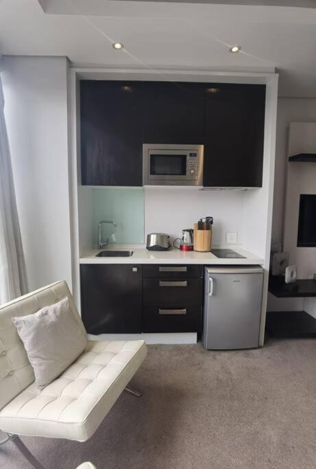 Exec Apartment @ SandtonSkye