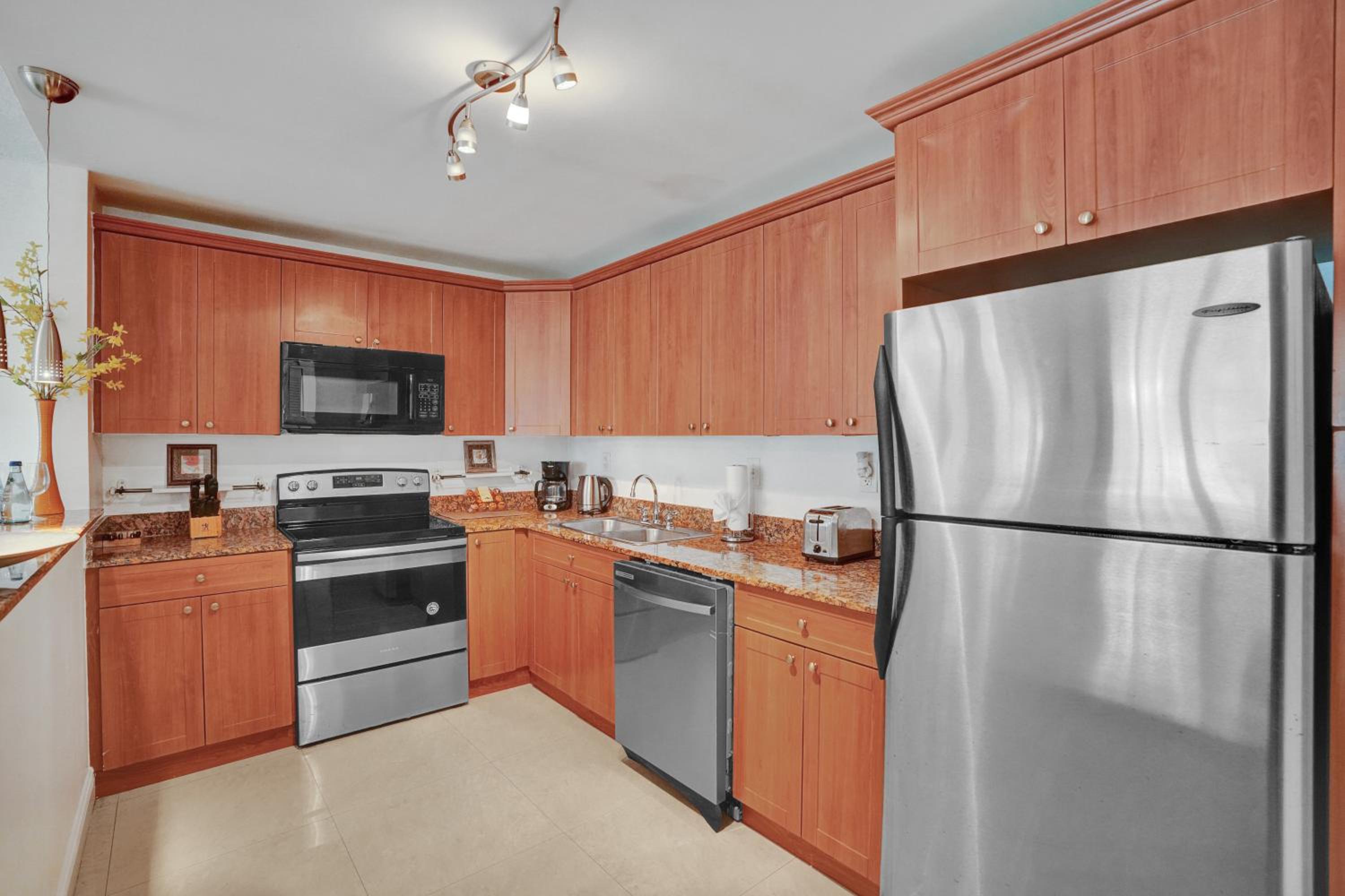 Ocean Reserve Luxury Condos Across from Sunny Isles Beach