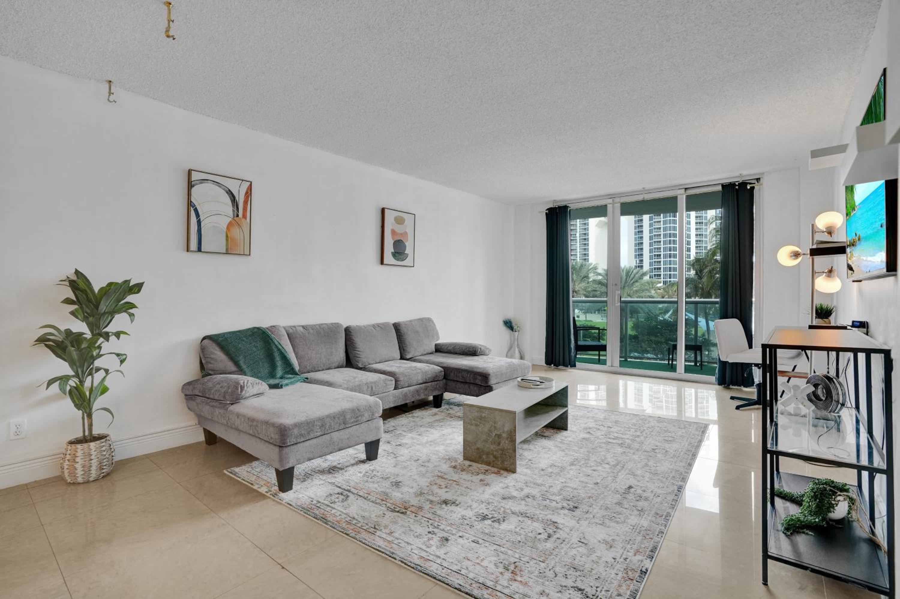 Ocean Reserve Luxury Condos Across from Sunny Isles Beach