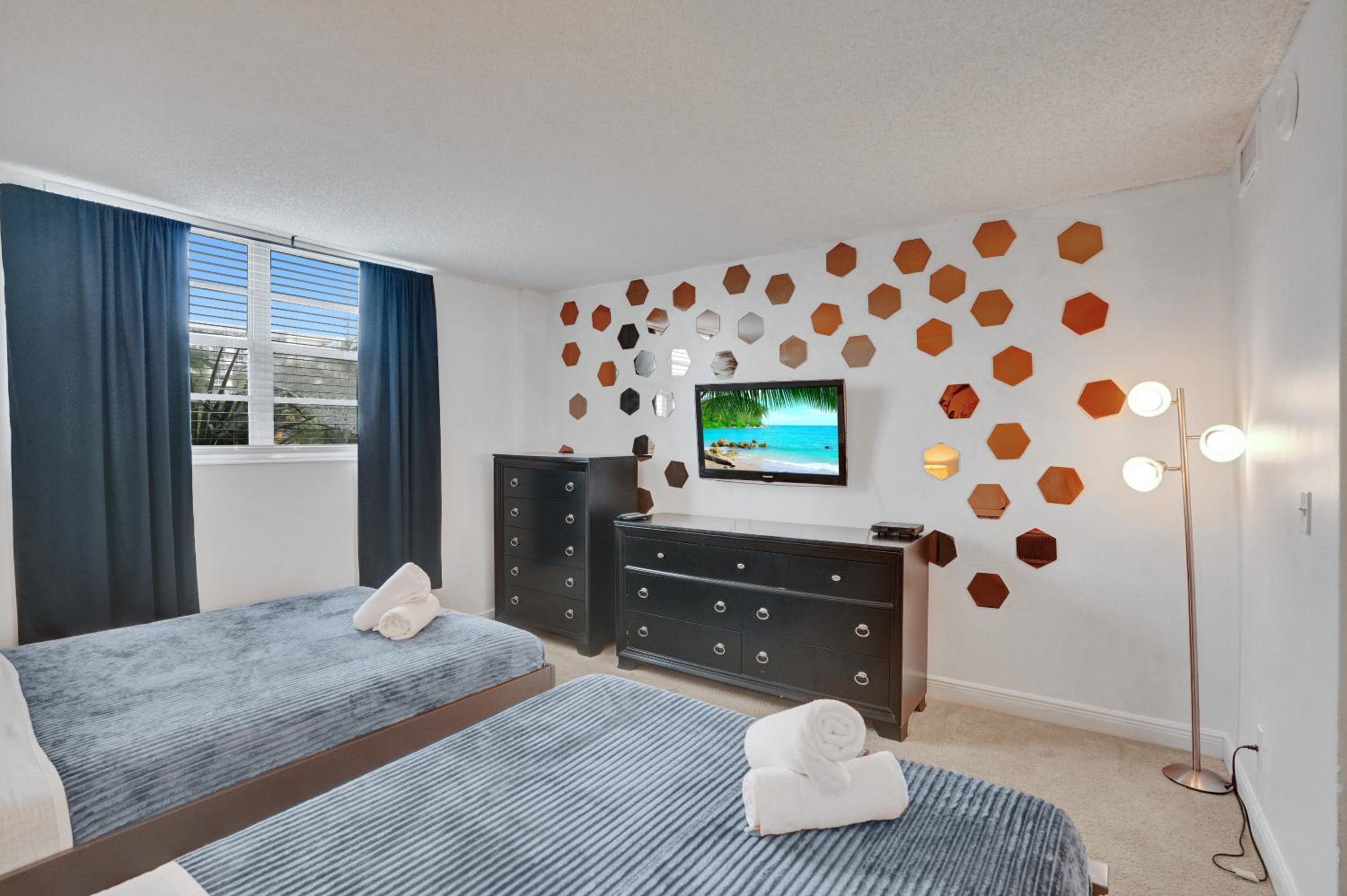 Ocean Reserve Luxury Condos Across from Sunny Isles Beach