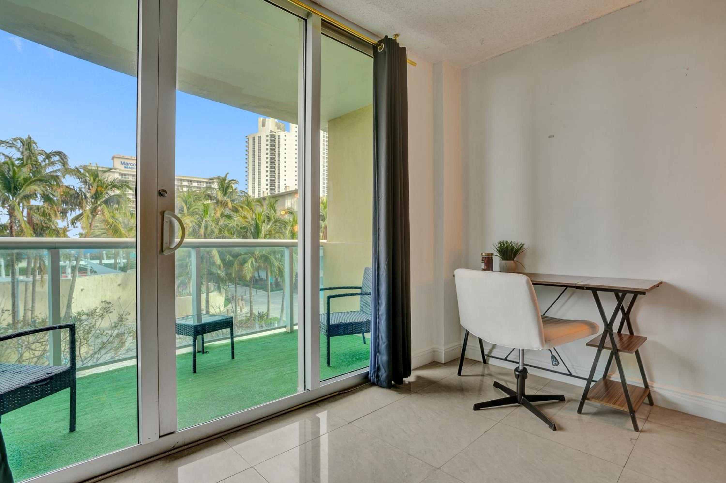 Ocean Reserve Luxury Condos Across from Sunny Isles Beach