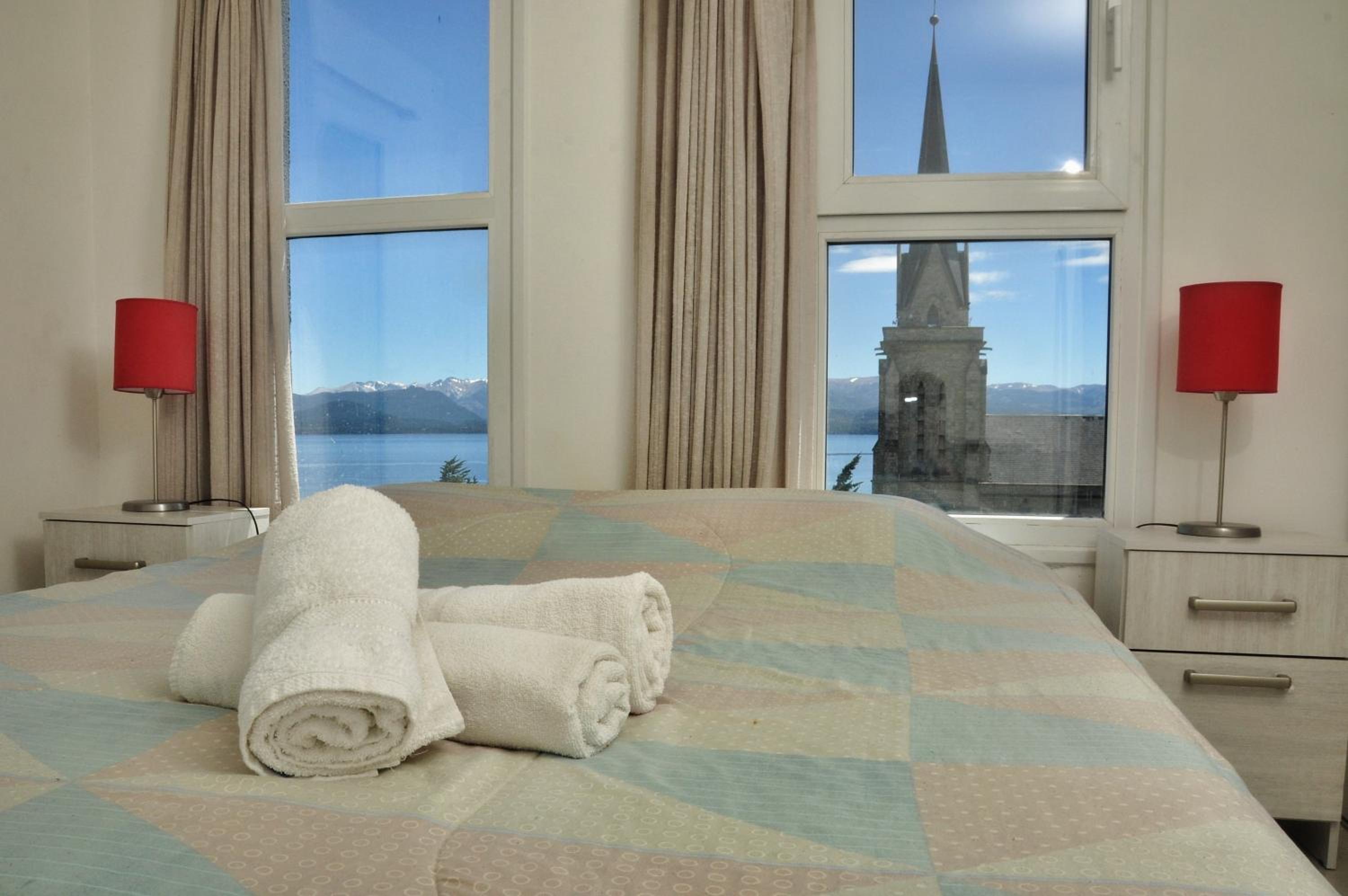 Deleitate con las vistas al Lago y Montañas en el centro de Bariloche