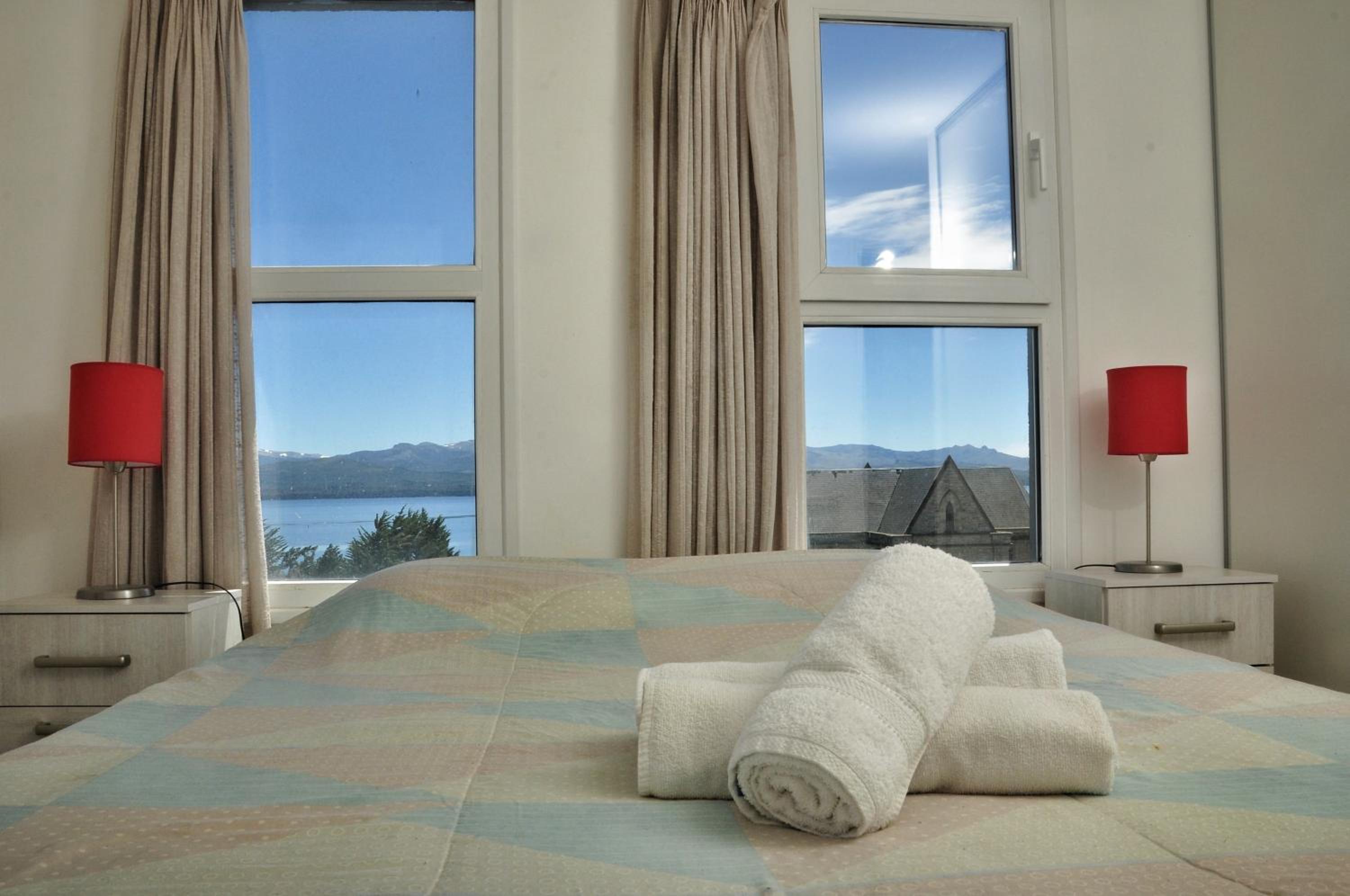 Deleitate con las vistas al Lago y Montañas en el centro de Bariloche