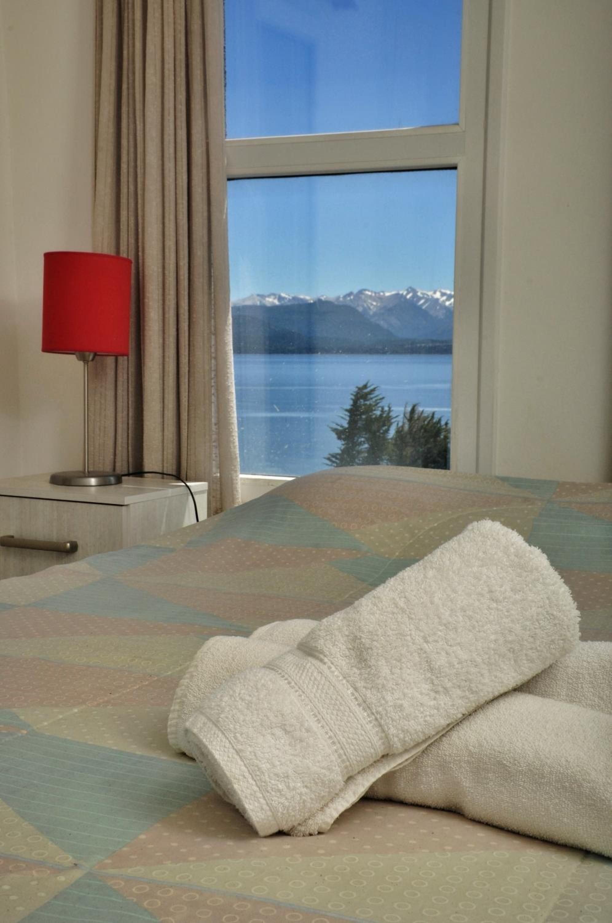Deleitate con las vistas al Lago y Montañas en el centro de Bariloche