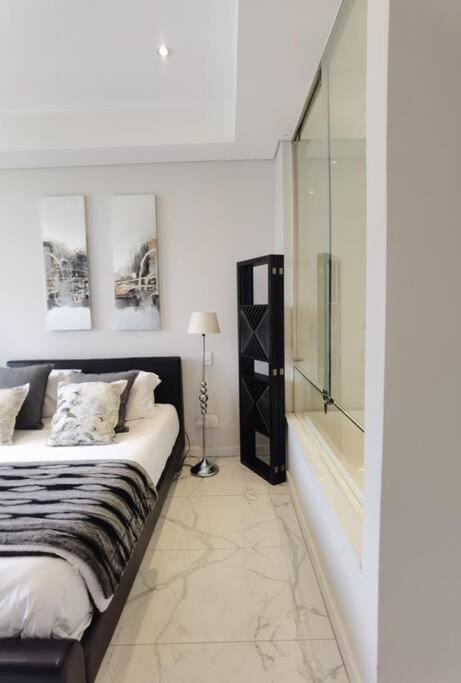 Sandton Exec Apartment