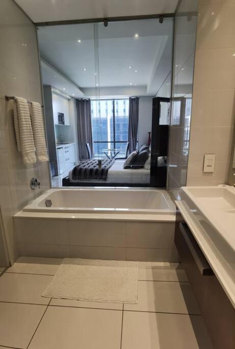 Sandton Exec Apartment