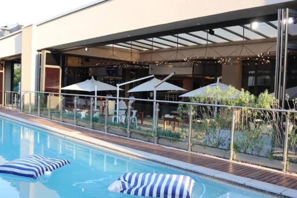 Sandton Exec Apartment