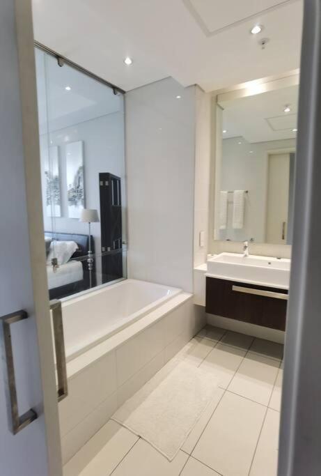 Sandton Exec Apartment