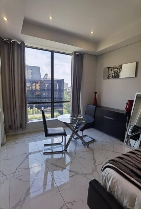 Sandton Exec Apartment